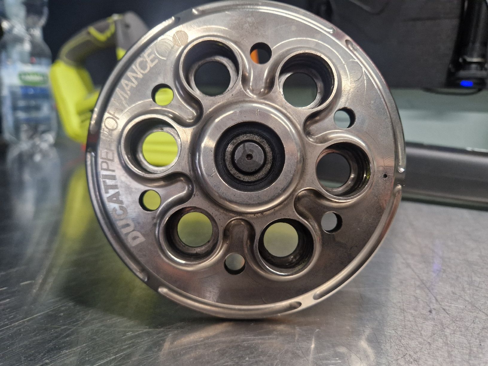 Ducati Toutes les pièces détachées moto: Ducati Performance Kupplungsdruckplatte – D'occasion à Zofingen par Alberto_La_Mattina 1