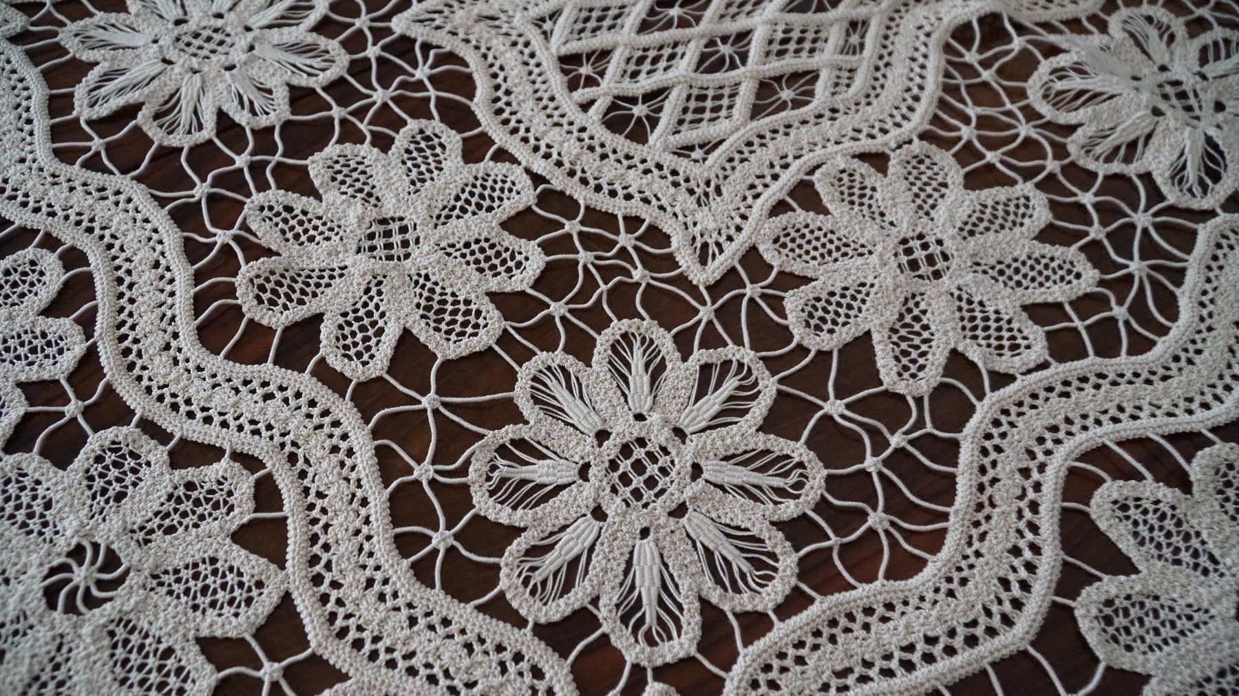 Altra biancheria da tavola: Tischdecke Handarbeit 120 x 90cm – Nuovo (secondo la descrizione) da Bern venduto da Antikbatik 3
