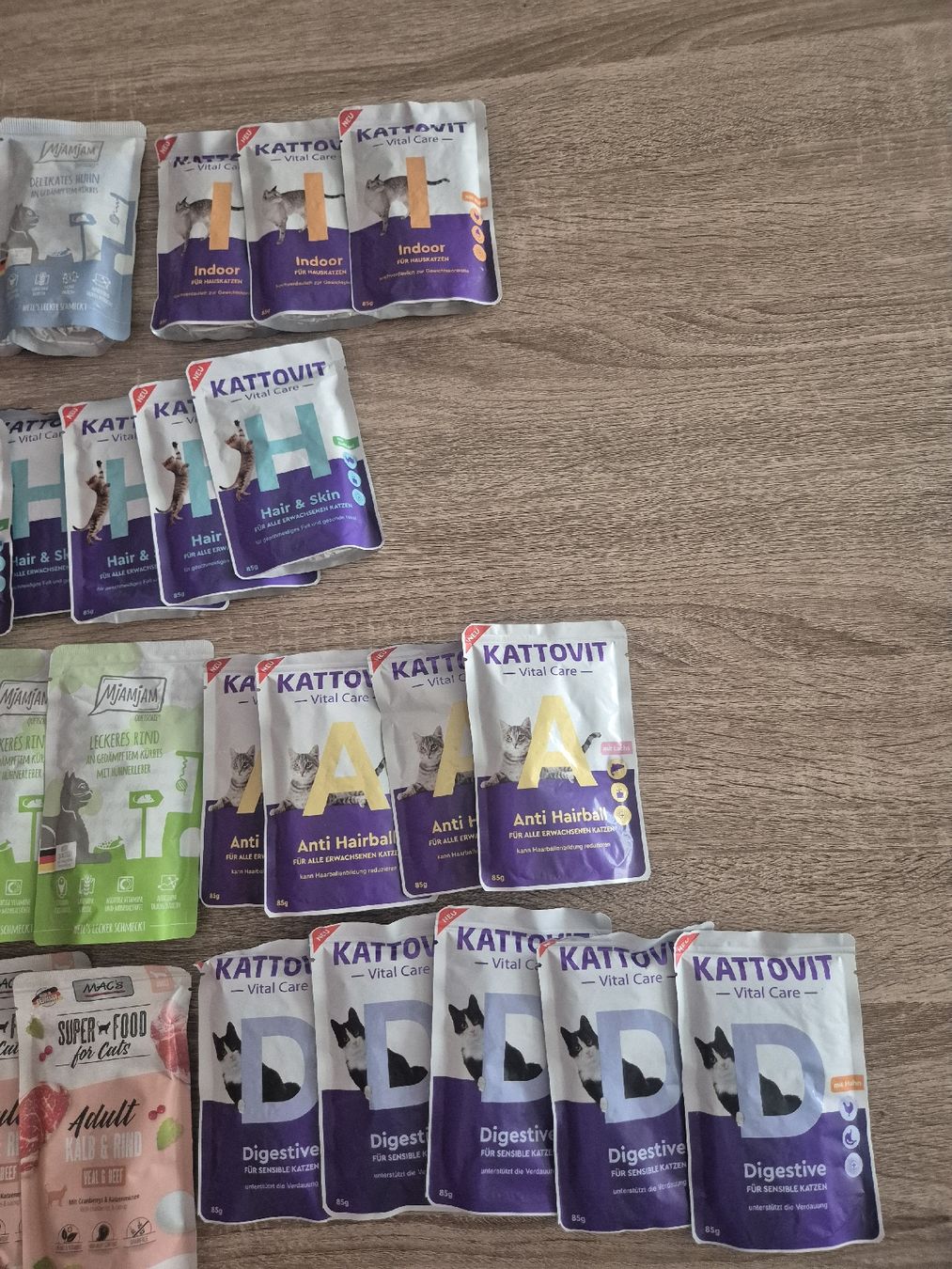 Mangimi: XXL Futterpaket Katzen: Mjamjam, Mac's, Kattovit  – Nuovo (secondo la descrizione) da Mattwil venduto da nik_tgf9 1