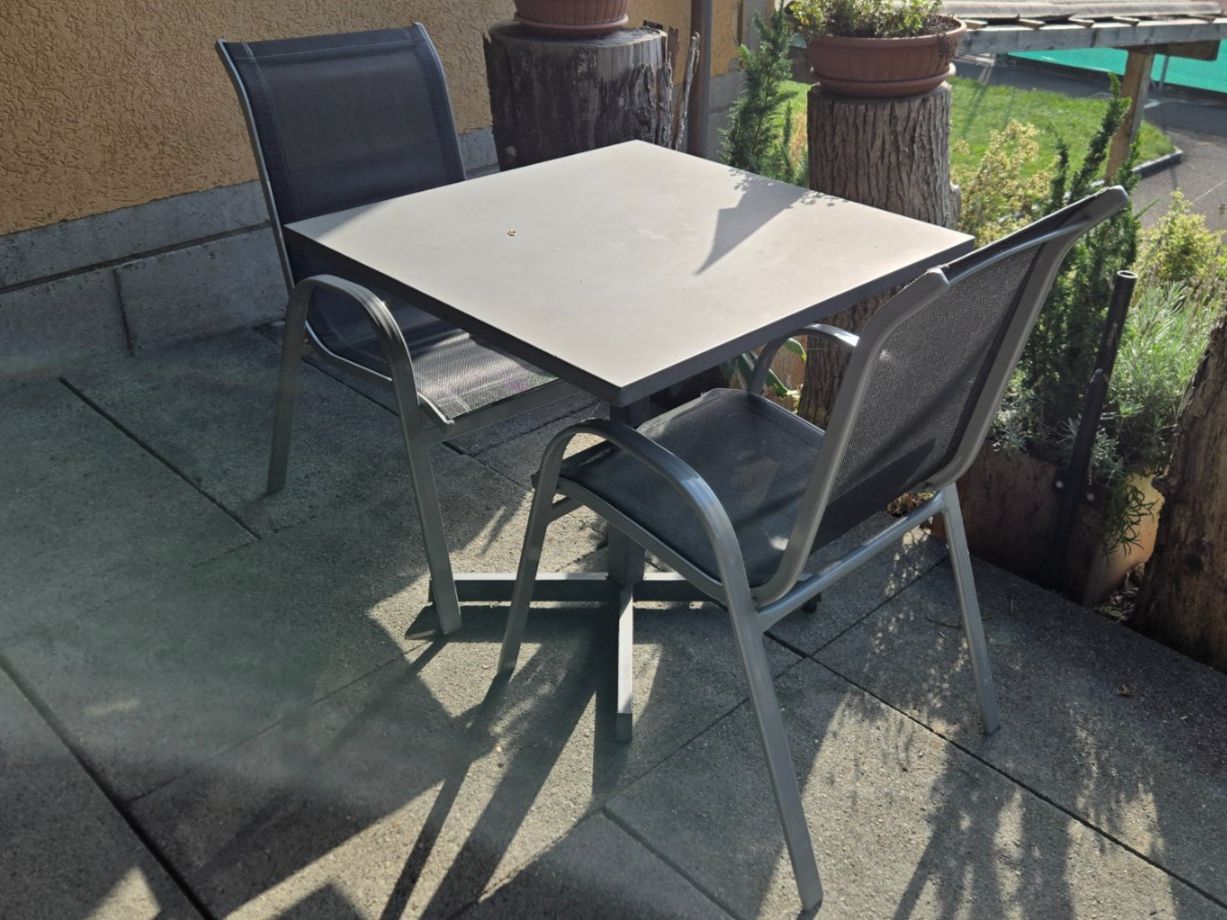 Set tavolo e sedie: Gastro Blech Tische – Usato da Werdenberg venduto da Scania4 1