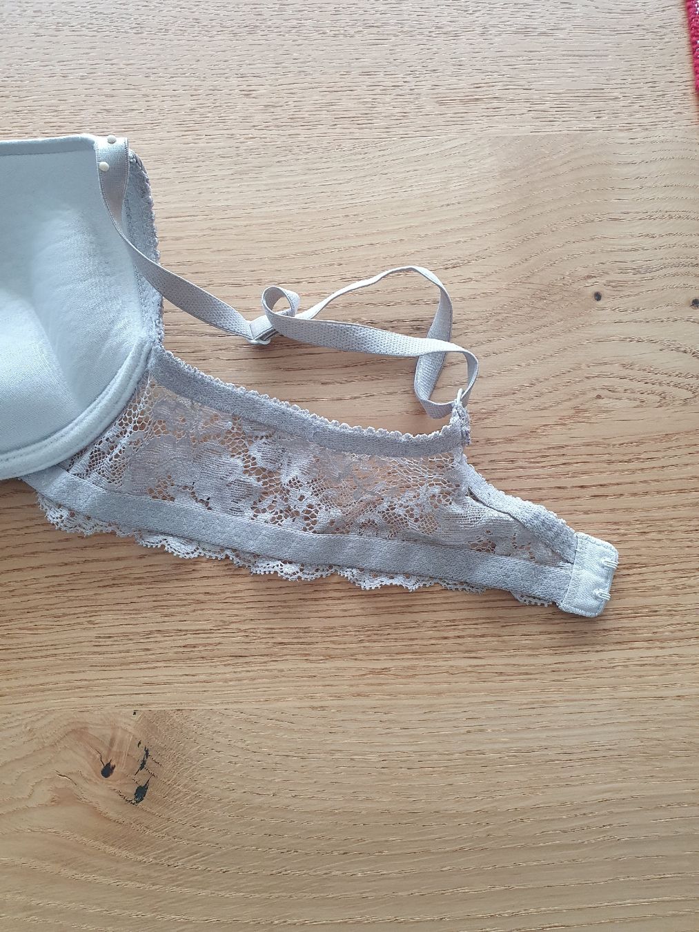 Sonstige Unterwäsche: Weisser Spitze BH, Grösse 75C – Gebraucht aus Moosseedorf von Sonnenschein.. 5