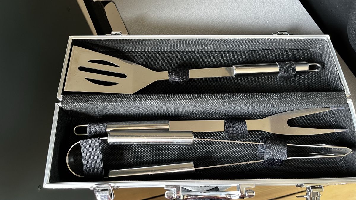 Set di posate: Set barbecue in valigetta, 4 pezzi - Nuovo! – Nuovo e nell'imballaggio originale da Dietikon venduto da coolstory 4