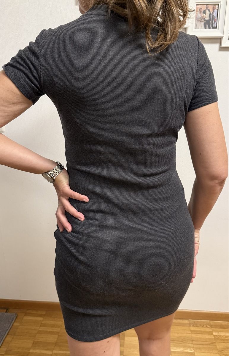 Zara Kleider: Robe Zara moulante grise, taille S – Neu (gemäss Beschreibung) aus Les Avanchets von NR07 1