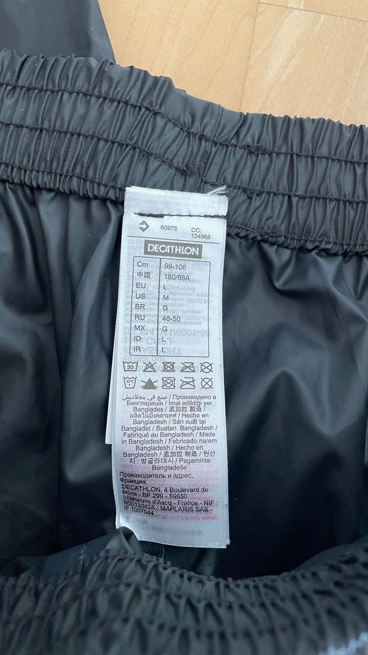 Decathlon Hosen: Regenhose schwarz, Decathlon, Grösse L – Gebraucht aus Rothenburg von Disney3 3