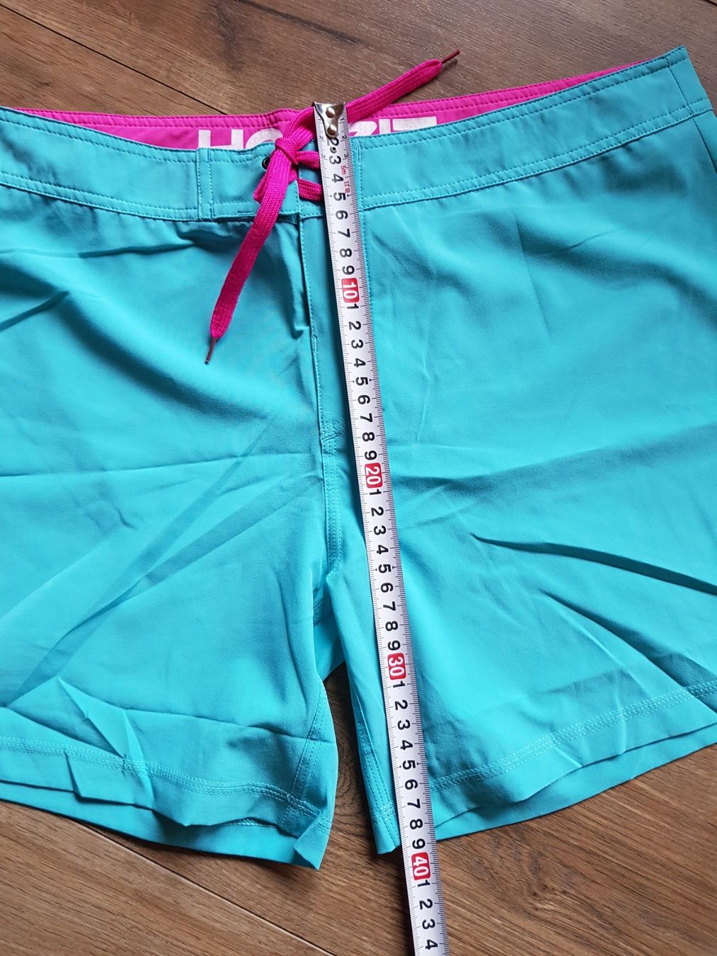 Pantaloni: HOWZIT - Shorts Taille XL  NEUFS – Usato da Haute-Nendaz venduto da DetoutDerien 7
