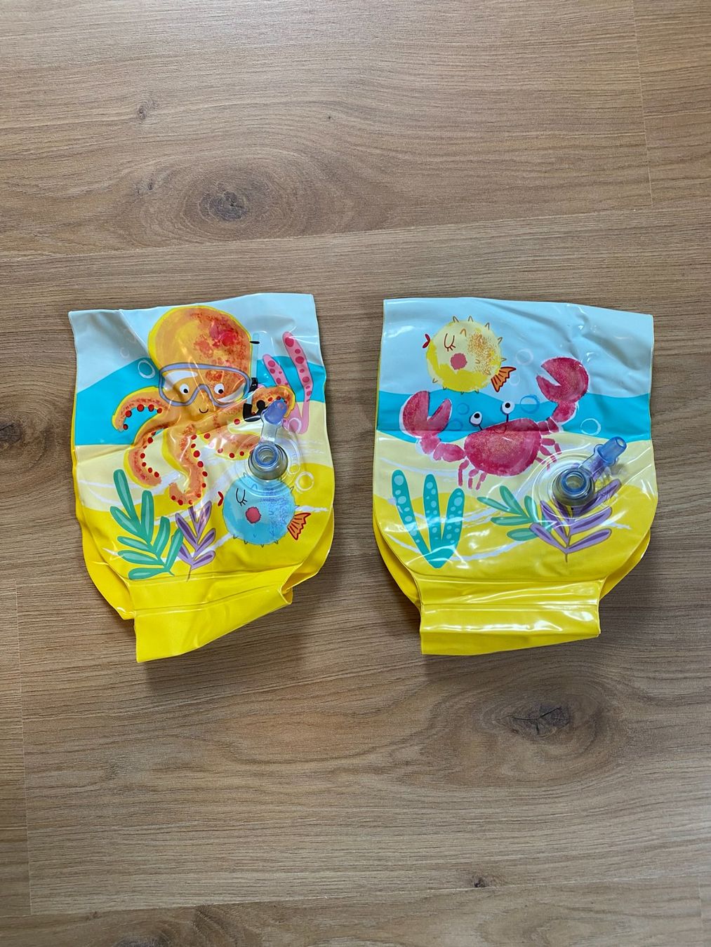 Giochi: Brassard pour piscine/eau jaunes enfants avec dessins – Usato da Delémont venduto da elena_neuhaus