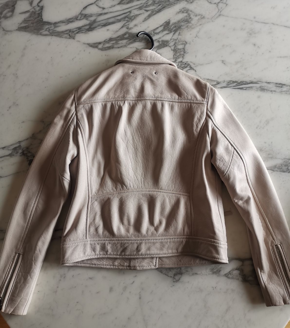 Marc Cain Giacche: Marc Cain Lederjacke, neu – Nuovo (secondo la descrizione) da Uerikon venduto da pink_flamingo 1