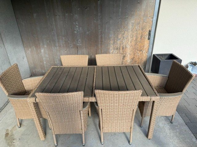 Set di tavolo e panche: Gartentisch mit Stühlen Set, Polyrattan, 6 Stühle – Usato da Herbetswil venduto da DEJA-VU20