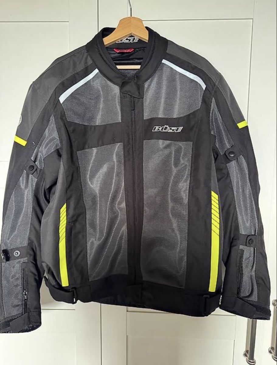 Vestes: Motorrad Jacke inkl. Protektor – D'occasion à Zürich par dyl_5768