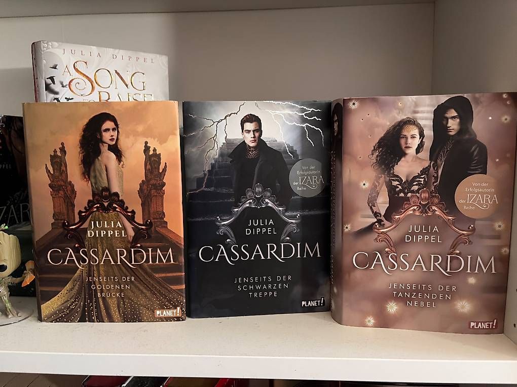 Livres: Romantasy + signiert – D'occasion à Birsfelden par beg_pyx6 1