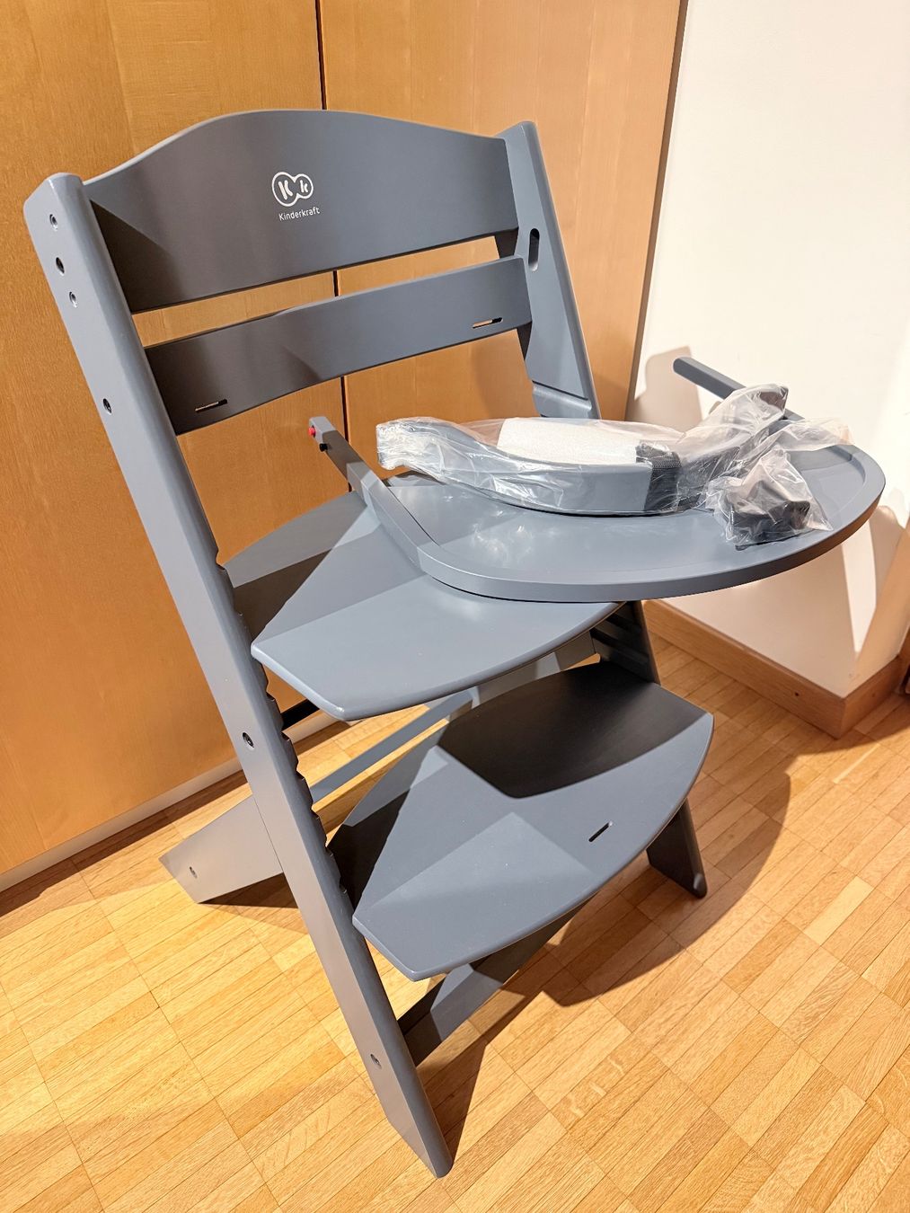 Kinderkraft Seggioloni: Tripp Trapp Kinderhochstuhl, Grau, mit Babyset & Tray – Nuovo (secondo la descrizione) da Baden venduto da JellyMonster 1