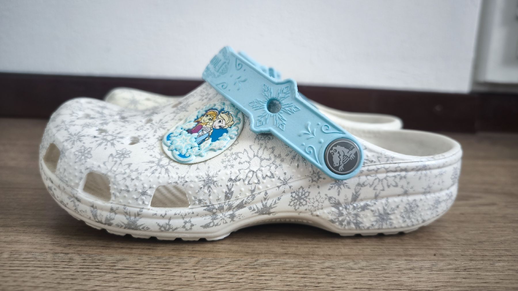 Crocs Scarpe per ragazze: Crocs Frozen 33-34 - NEU – Nuovo (secondo la descrizione) da Ebikon venduto da brombomboli