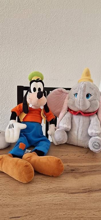 Giocattoli: Plüschtiere Disney 4 Stück – Usato da Zürich venduto da daniel.hess82 1