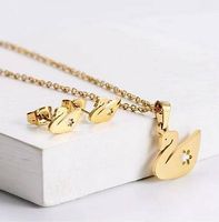 0035a-Romantisches 18K Gold-Schmuckset-Anhänger und Ohrringe