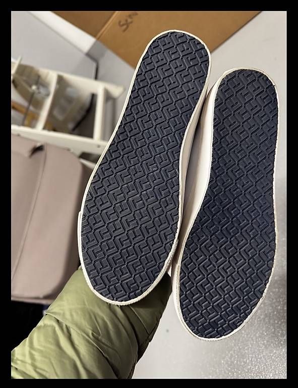 Scarpe da donna: sneaker tommy hilfiger – Usato da Wiesendangen venduto da Aleksad 3