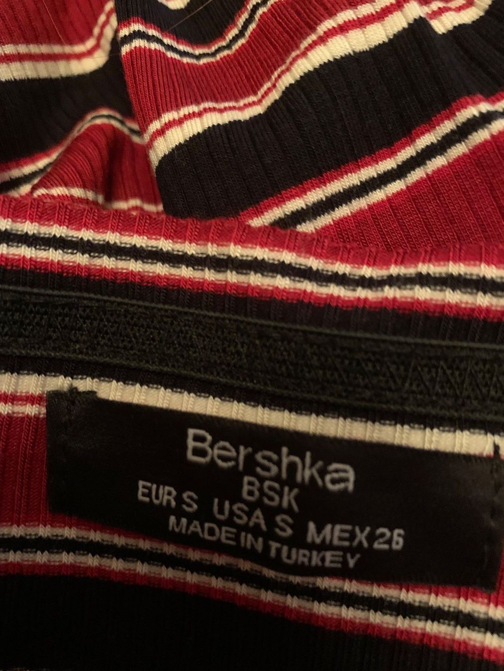 Bershka Maglioni & Felpe: Joli pull Bershka t. S – Usato da MEYRIN venduto da Gwendo10 2