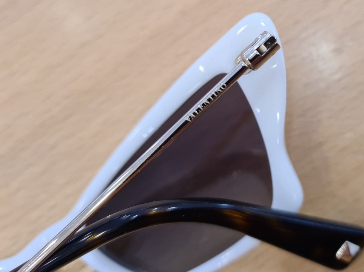 Valentino Occhiali & Lenti: Valentino Sonnenbrille – Nuovo e nell'imballaggio originale da Muralto venduto da Brillen-outlet 3