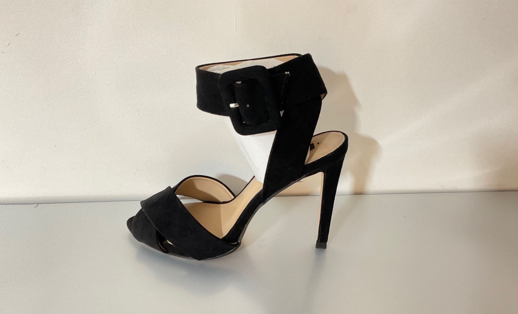 Zara Scarpe da donna: Neuwertige Zara Sandalen – Usato da Locarno venduto da sexystyle