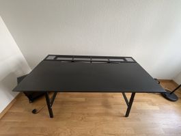 Gaming Tisch, höhenverstellbar, Top Zustand, Schwarz