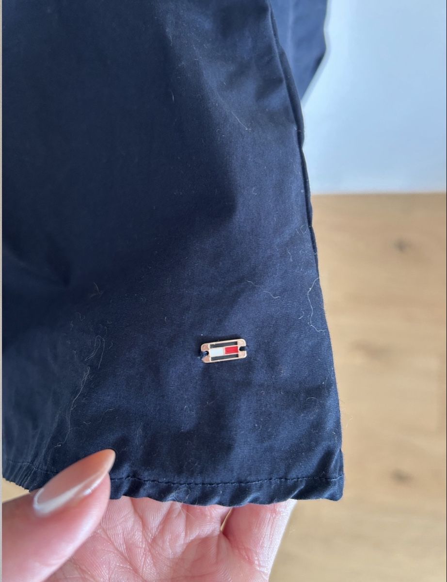 Tommy Hilfiger Camicette: Thommy Hilfiger cinched navy shirt – Nuovo (secondo la descrizione) da Matran venduto da brs_d9h2 1