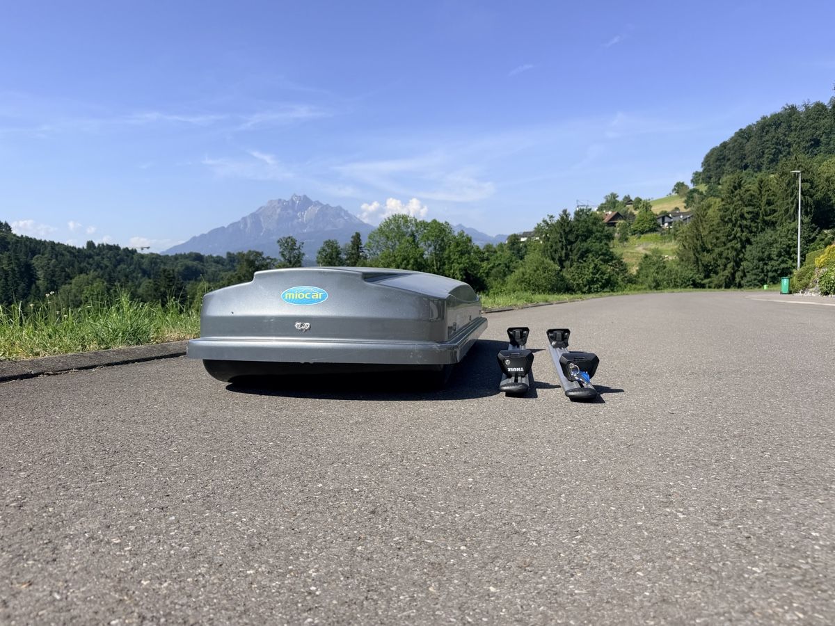 Box da tetto: Miocar Dachbox inkl. Thule Dachträger – Usato da Adligenswil venduto da anvil3001 3