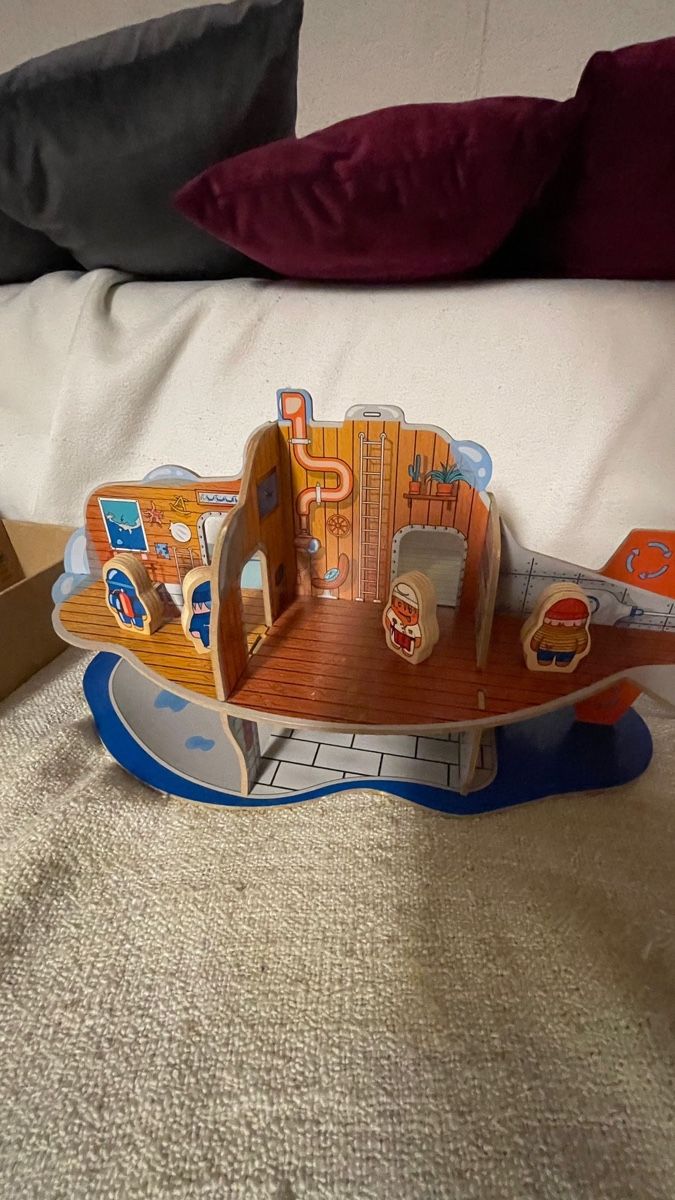 Giocattoli: Hölziges U-Boot Spielset mit Figuren – Usato da Zürich venduto da Krikri21 1