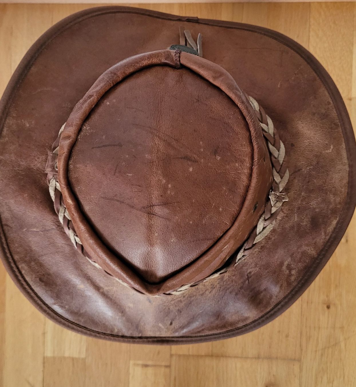 Copricapi, berretti & cappellini: Chapeau en cuir – Nuovo (secondo la descrizione) da Fribourg venduto da VictoriaShop7 2