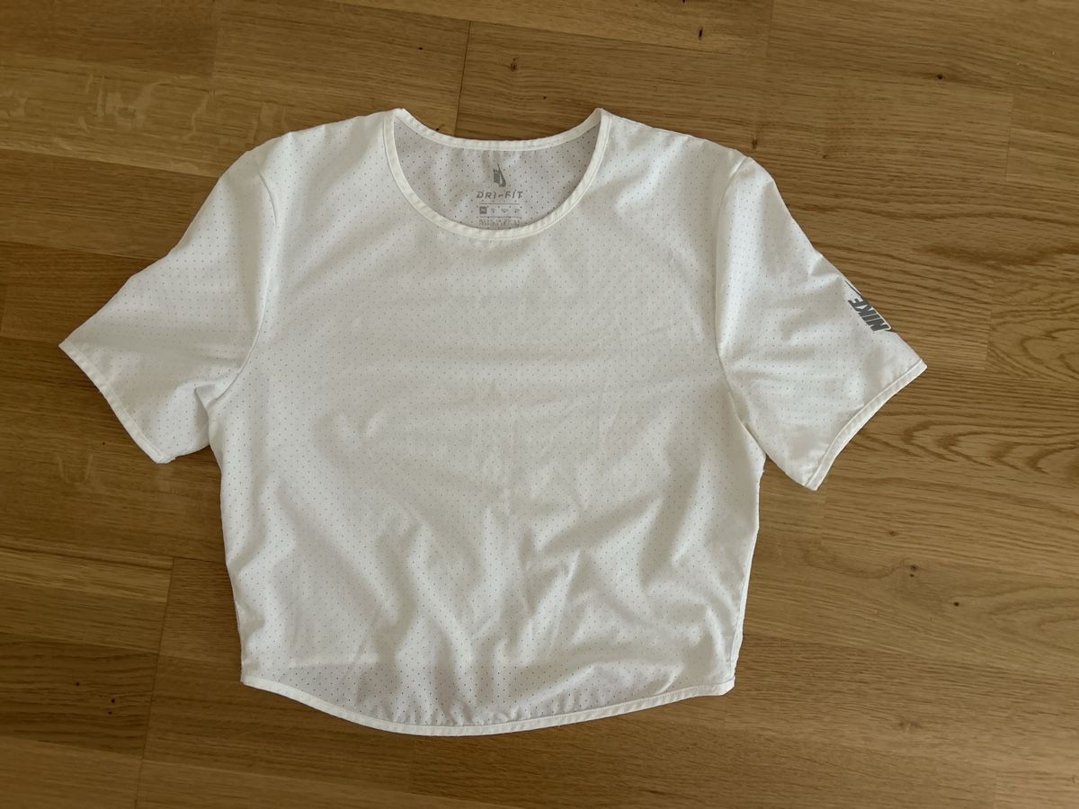 Nike Tops: White Mesh Nike Lab Dri-FIT Top, XSmall – Neu (gemäss Beschreibung) aus Genève von TreasureChest