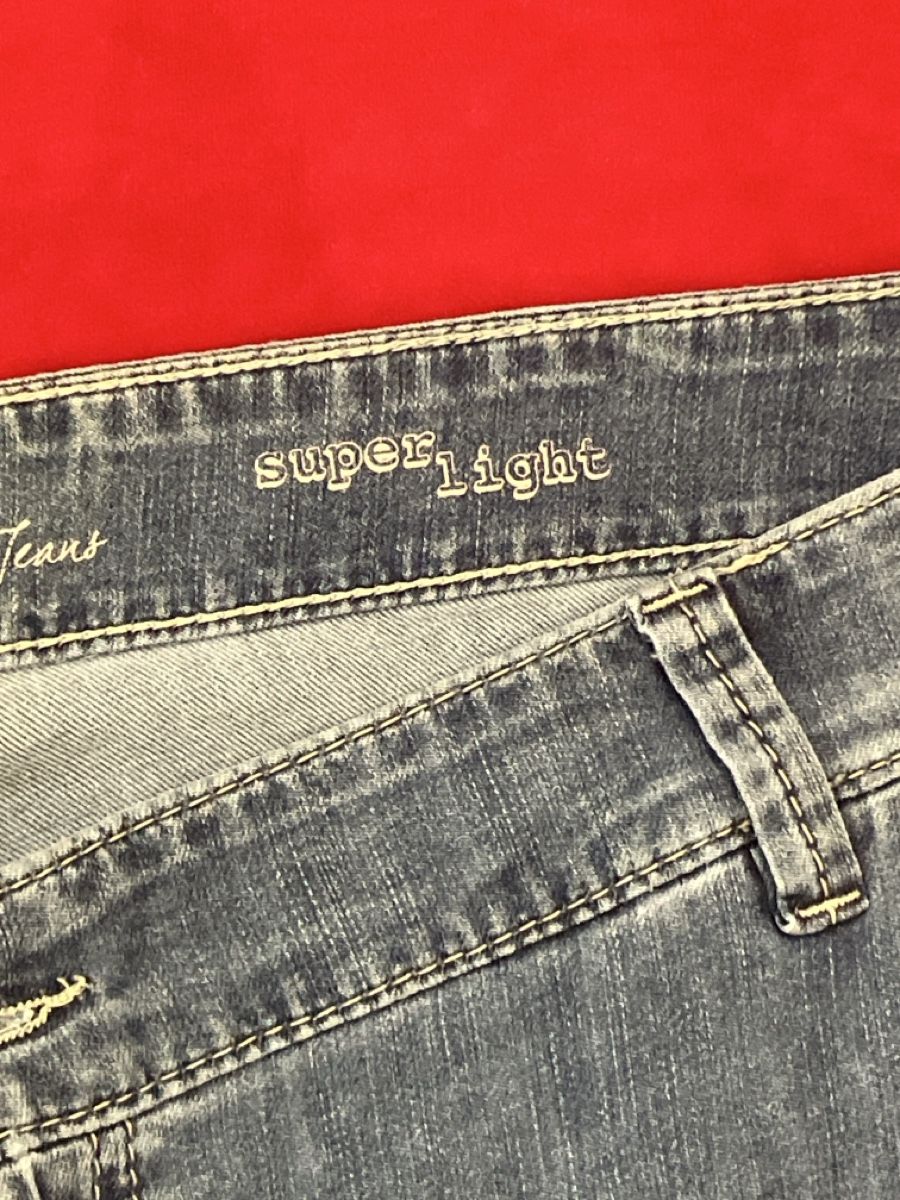 Jeans: Ascari Jeans Kira Grösse 42 Super Light – Gebraucht aus Muralto von jac_hkz5 2