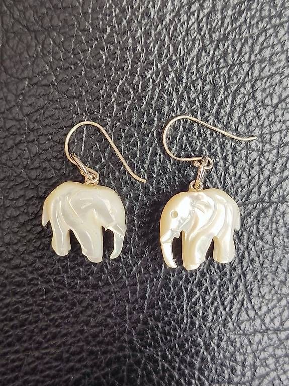 Orecchini pendenti & Orecchini a lobo: Ohrringe mit Elefant aus Perlmutt mit 925 Silber – Nuovo e nell'imballaggio originale da Ebnat-Kappel venduto da Zearara 4