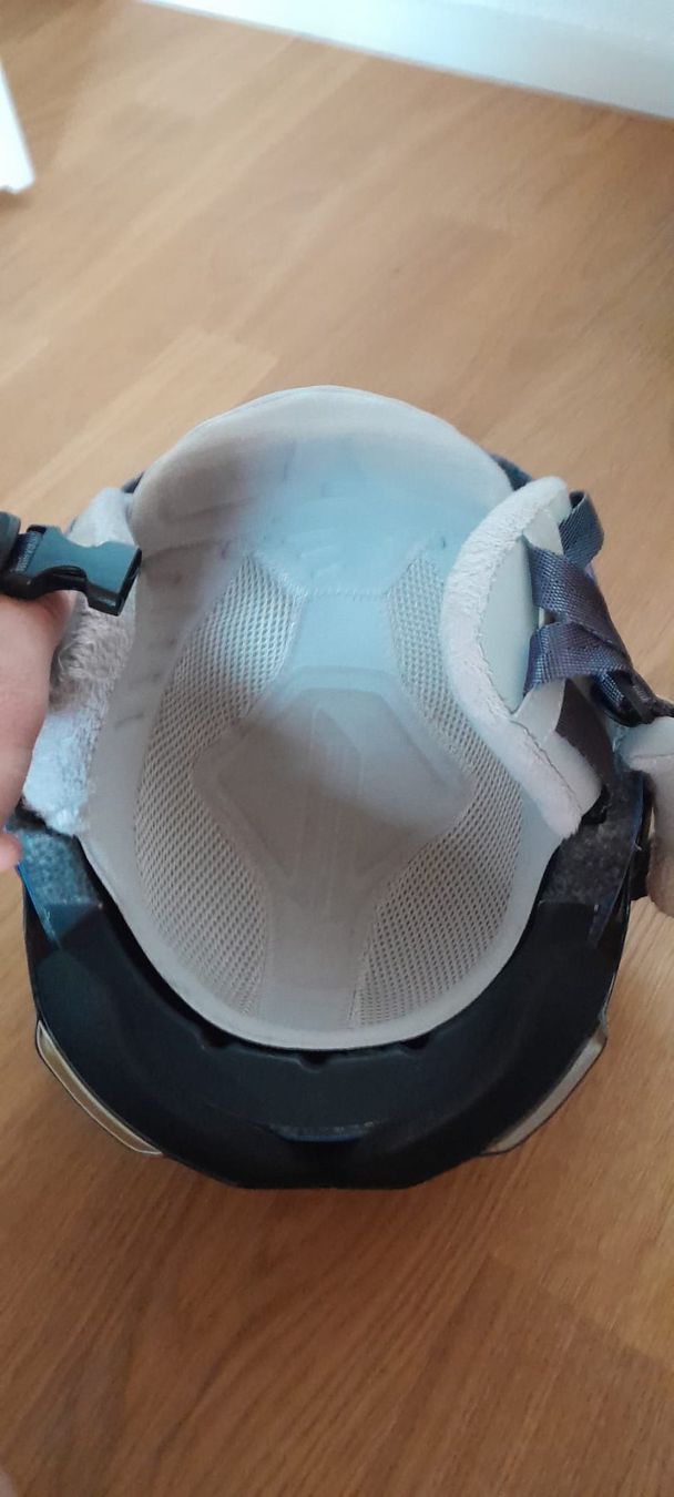 Helme: Skihelm – Gebraucht aus Küssnacht am Rigi von Froh-Herz 2
