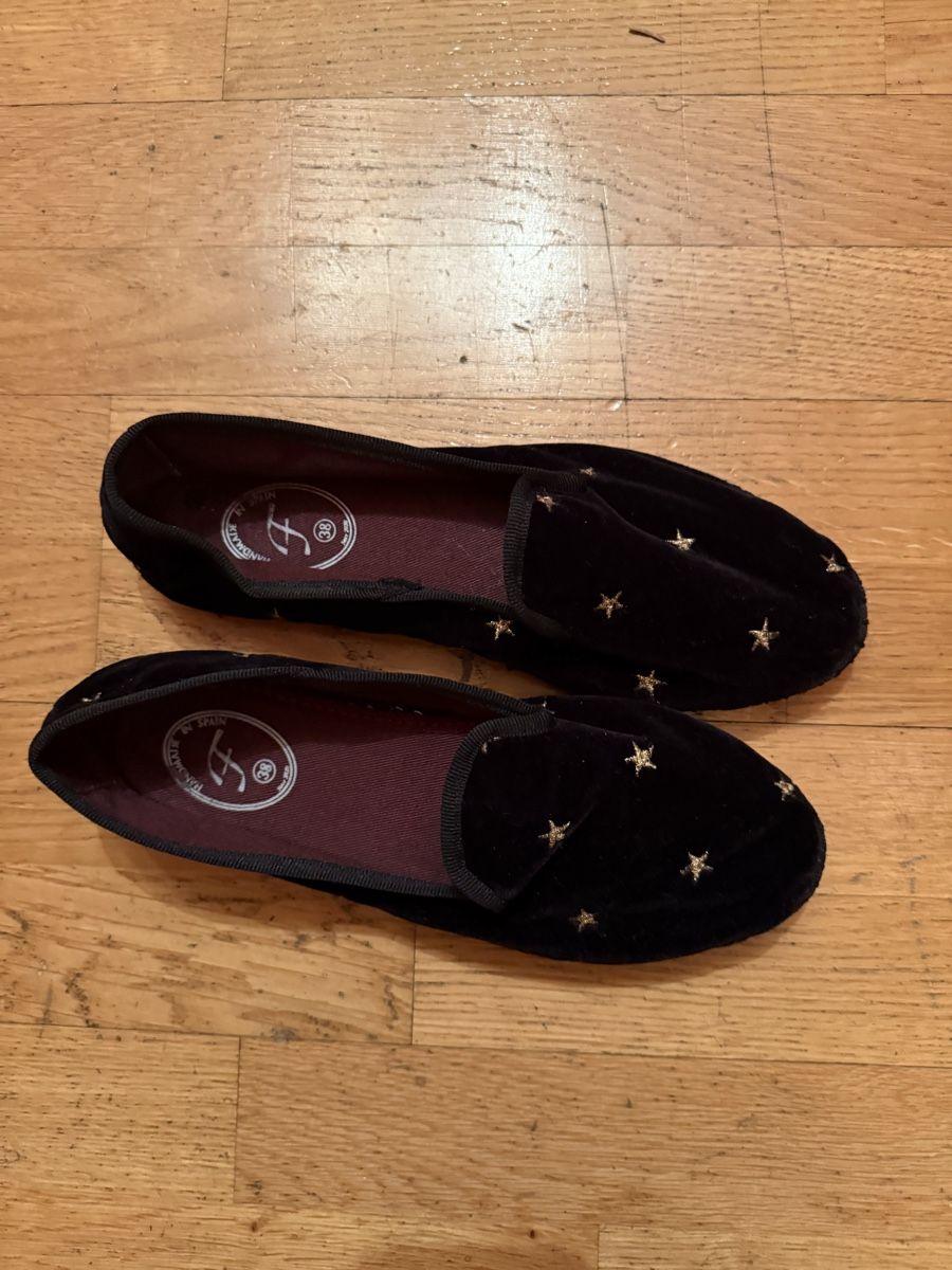 Scarpe da donna: Never worn Flabelus velvet flats, size 38 – Nuovo (secondo la descrizione) da Herrliberg venduto da isa_6thv 1