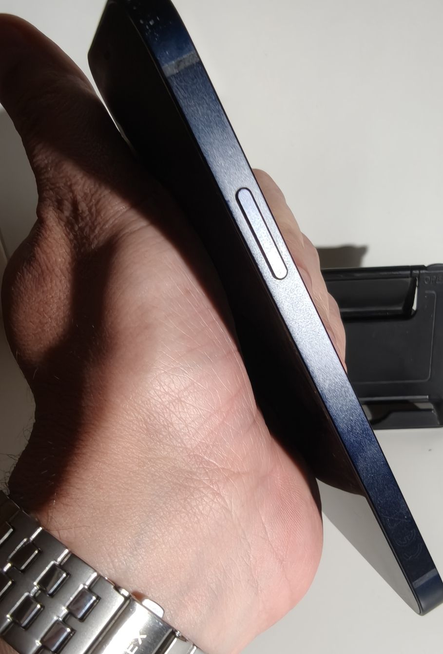 Apple Handys / Smartphones: Apple iPhone 12 64 defekt – Defekt aus La Tour de Peilz von Dejobokin 4