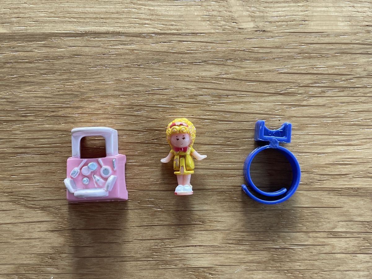 Polly Pocket Giocattoli: Polly Pocket Ring 1989 - Dressing Table 100% – Usato da Dörflingen venduto da Pazifiktaucher