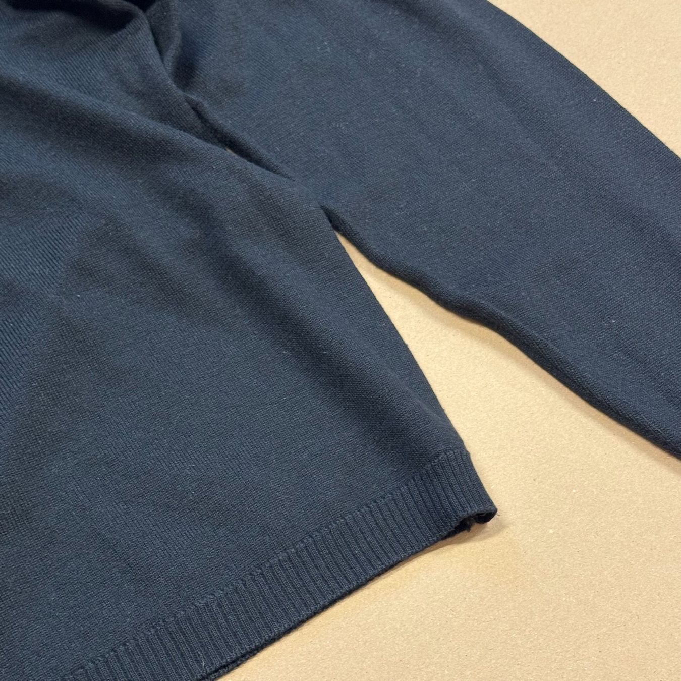 Saint Laurent Maglioni & Felpe: Yves Saint Laurent black on black wool sweatshirt pull 90s – Usato da St. Gallen venduto da sourced_limited 4