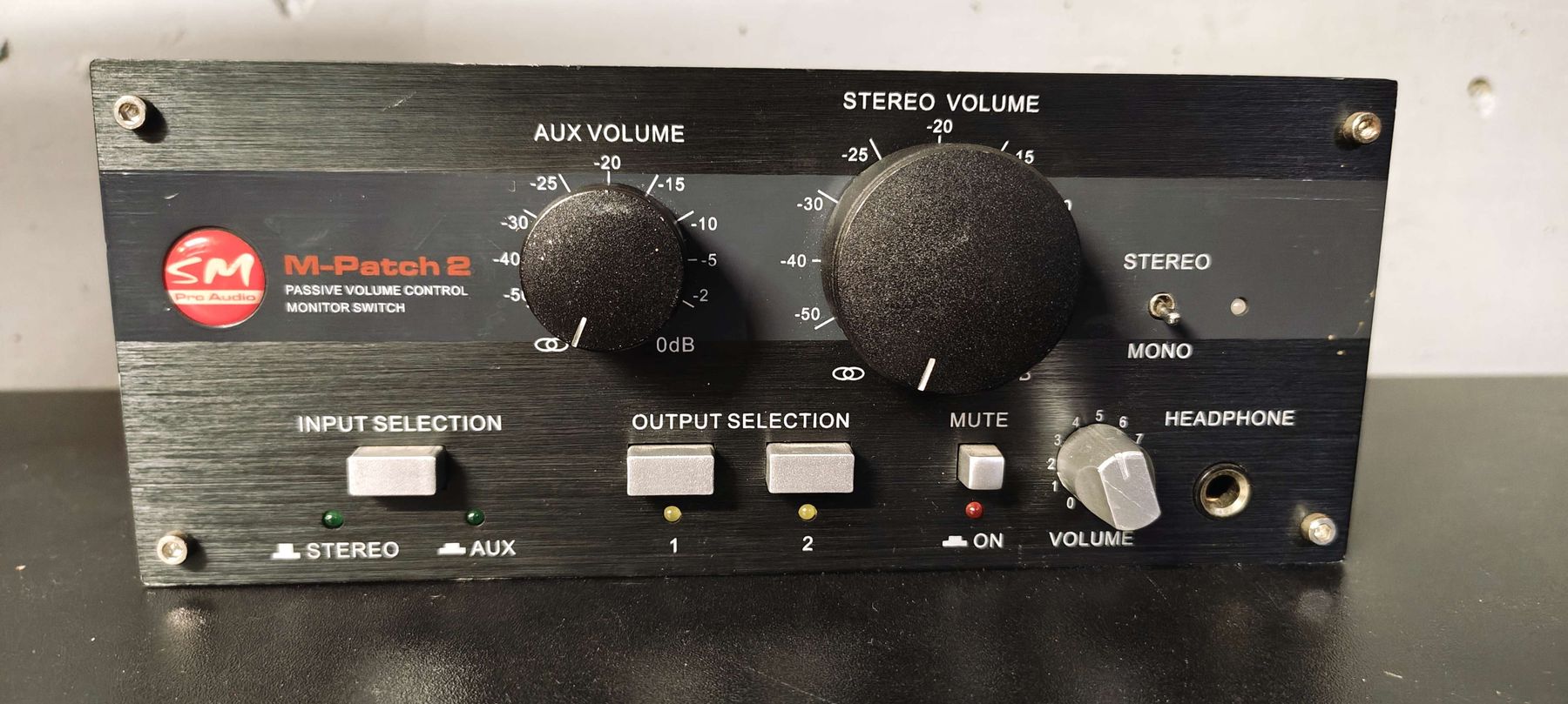 Strumenti musicali: SM Pro Audio M-Patch 2 Monitor Controller Switcher – Usato da Riehen venduto da ribak