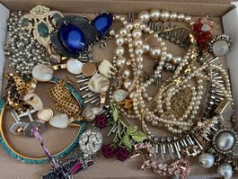 Lot de bijoux vintage - Bagues, Colliers, ….