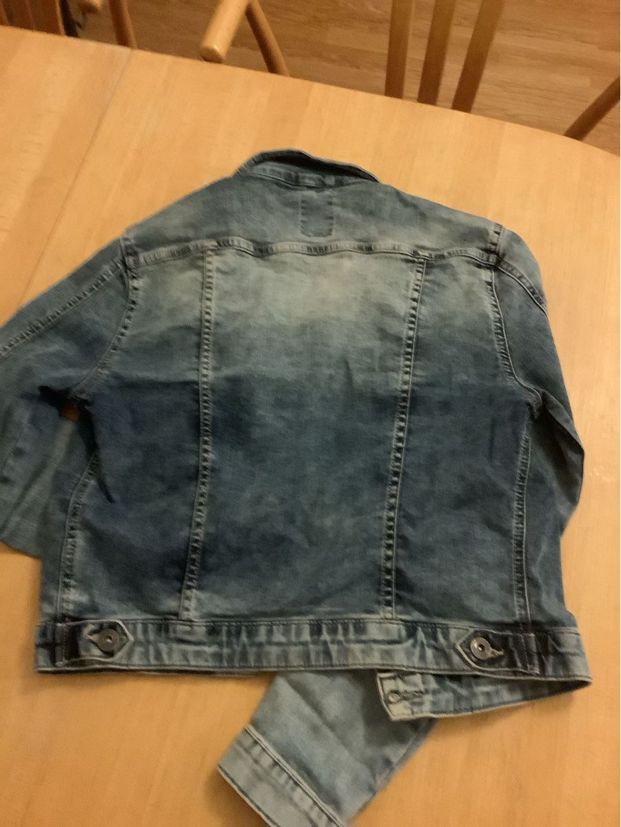 Vestes: Jeansjacke der Marke Anti Blue Gr. S – D'occasion à Saas-Balen par kircin 1