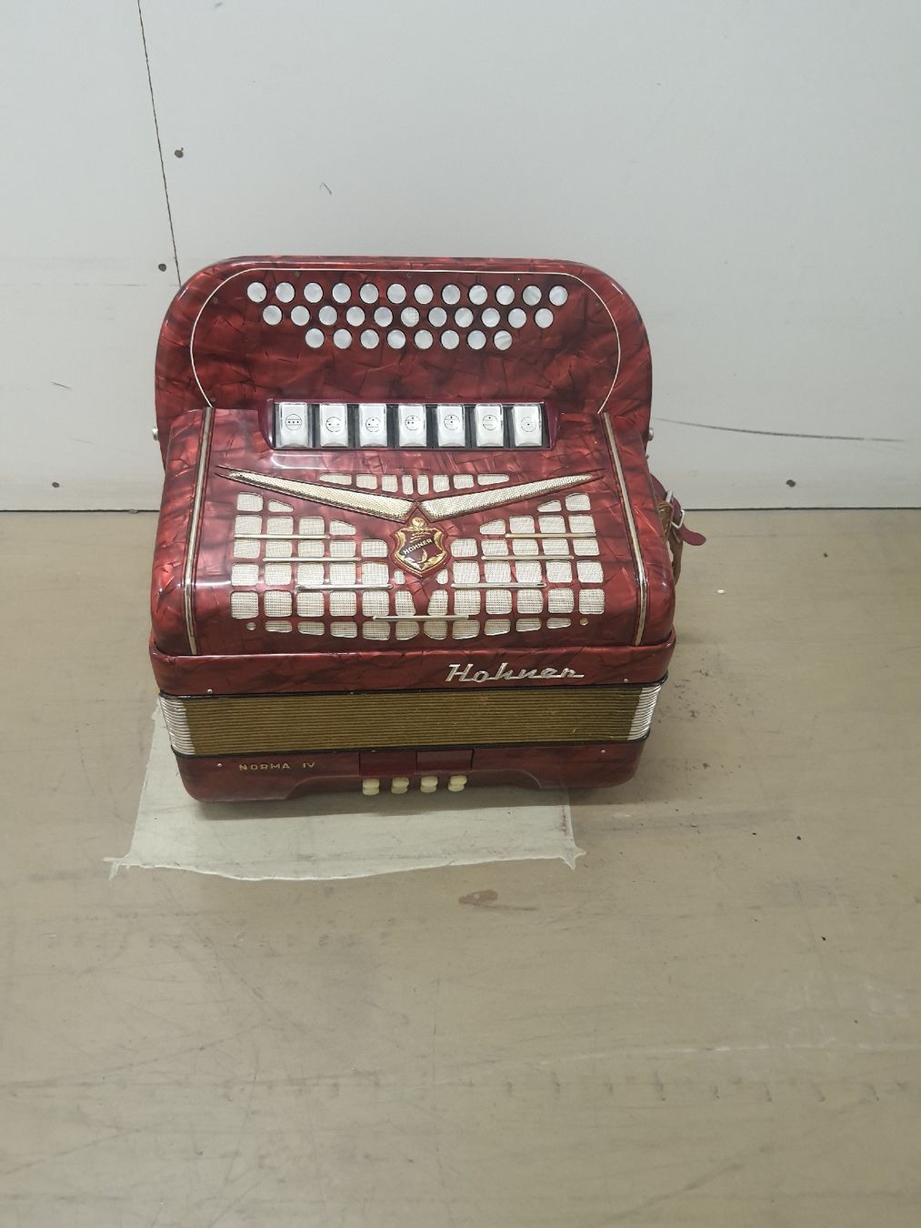 Hohner Musikinstrumente: accordéon hohner norma 4 voix  – Gebraucht aus Pont-de-la-Morge von Mirabelle0 3