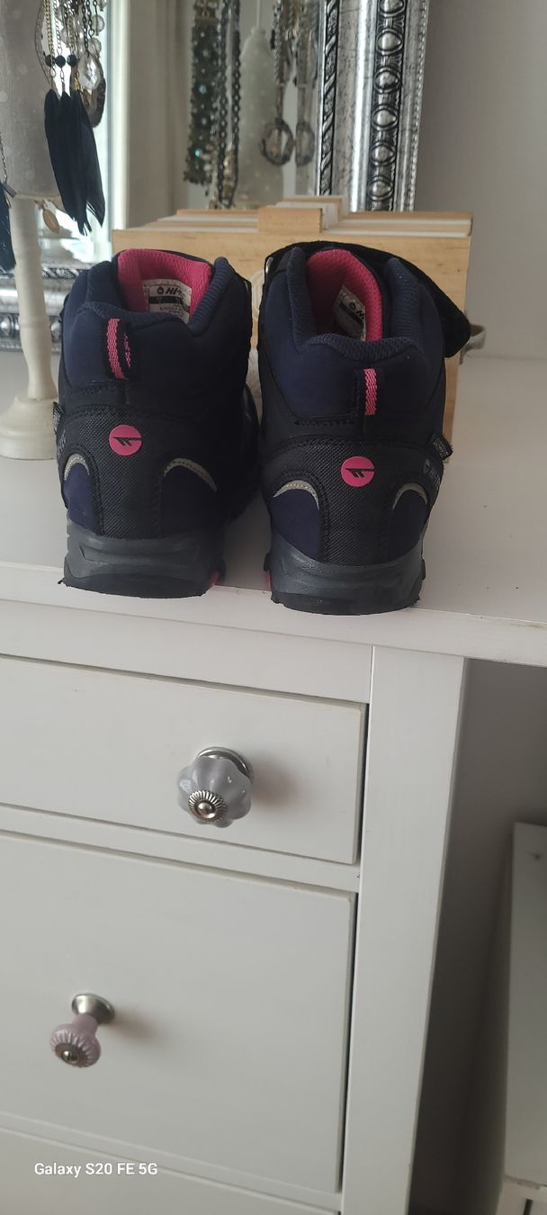 Hi-Tec Schuhe für Mädchen: Wanderschuhe Hi-tec Gr.33 – Gebraucht aus Oberaach von Svea11 4