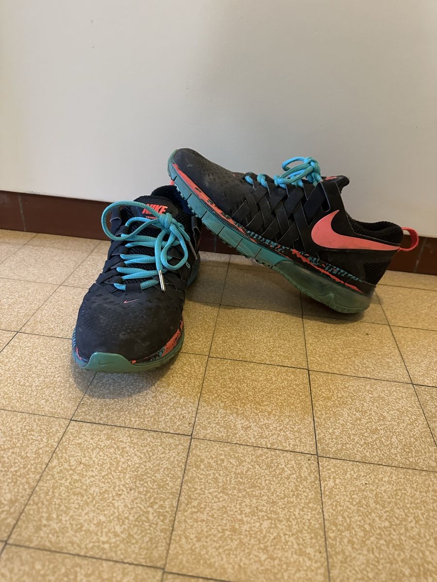 Nike Chaussures hommes: Sneaker Nike – D'occasion à Lausanne par Tipouze