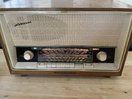 Funktionierendes Vintage Röhrenradio 60 er Jahre