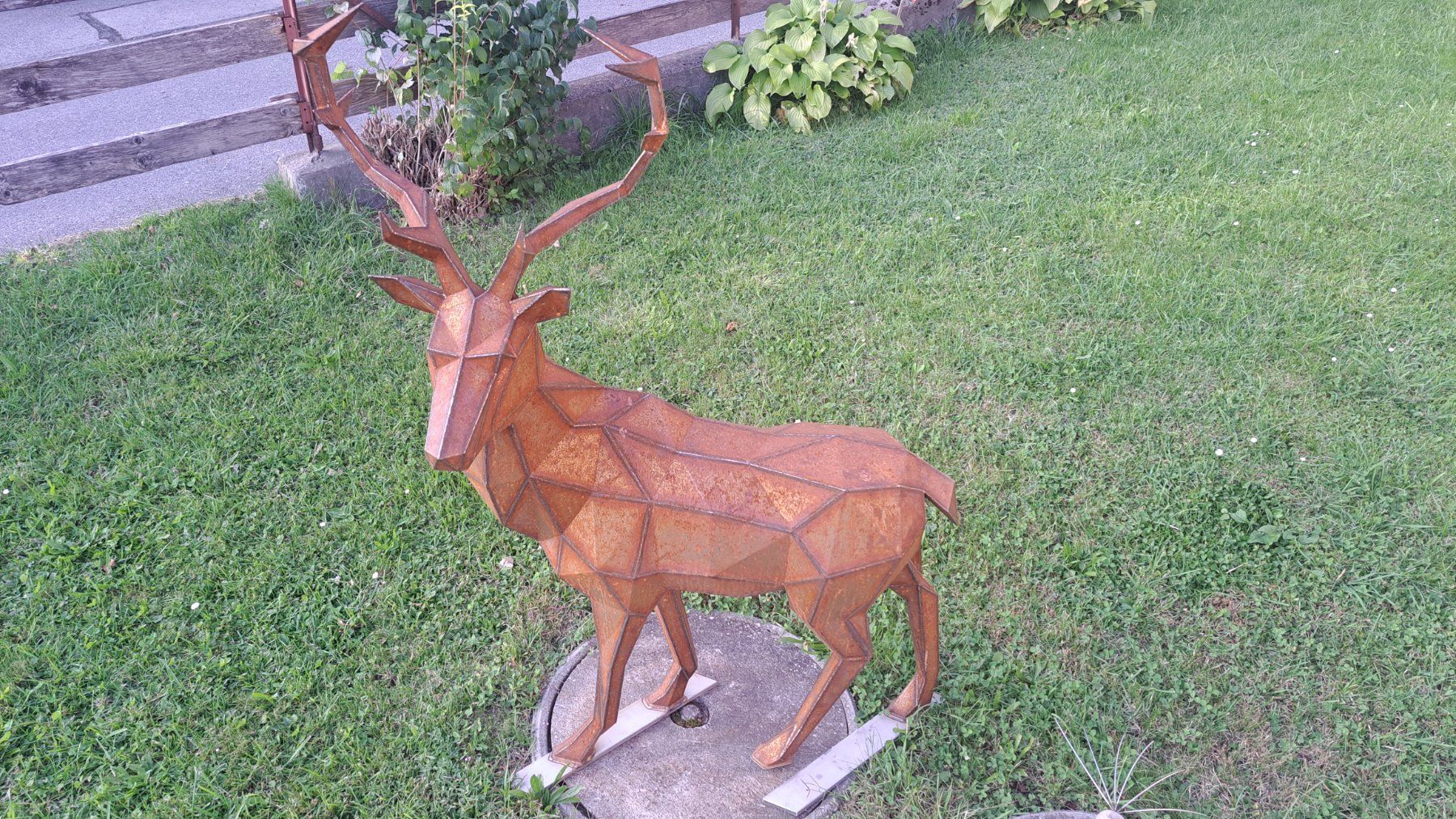 Sculture & Statue: Hirsch aus Eisen – Nuovo (secondo la descrizione) da Reichenbach i. K. venduto da Wskorpion
