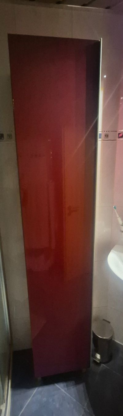 Ikea Armadi: Ikea Hochschrank und Spiegelschrank/Einzeln oder zusammen – Usato da Emmen venduto da Mica64