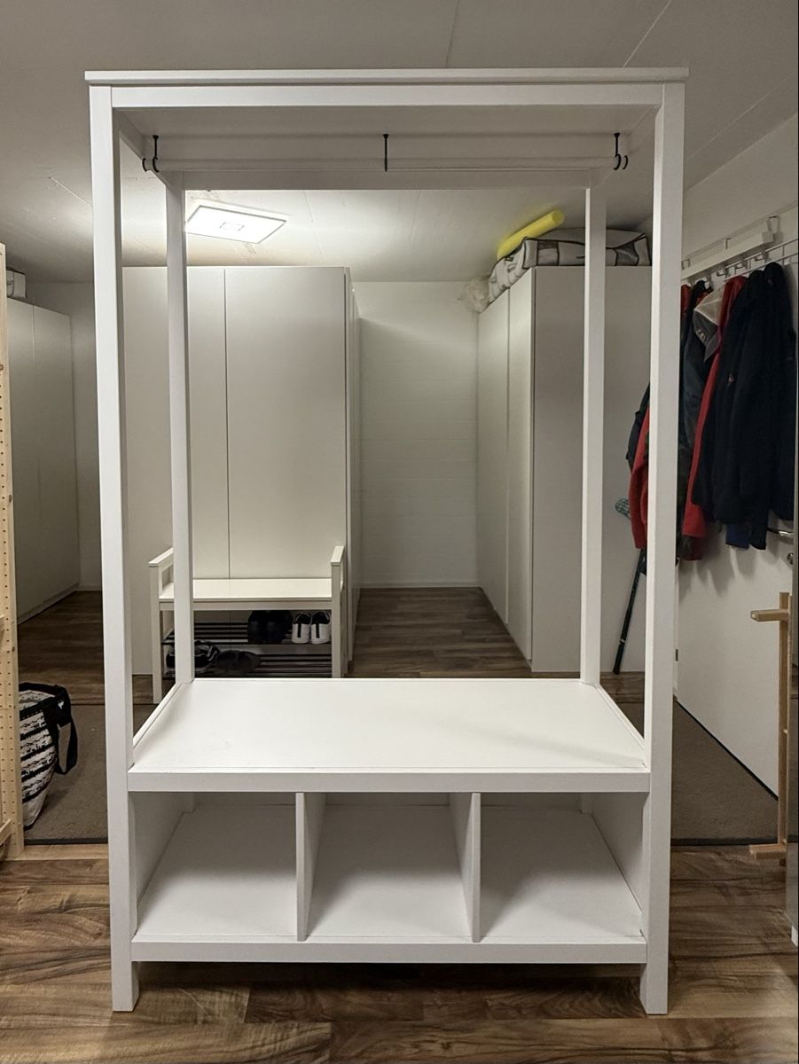 Ikea Porte manteau: HEMNES IKEA Garderobe weiss – D'occasion à Wangen ZH par ClaLoh