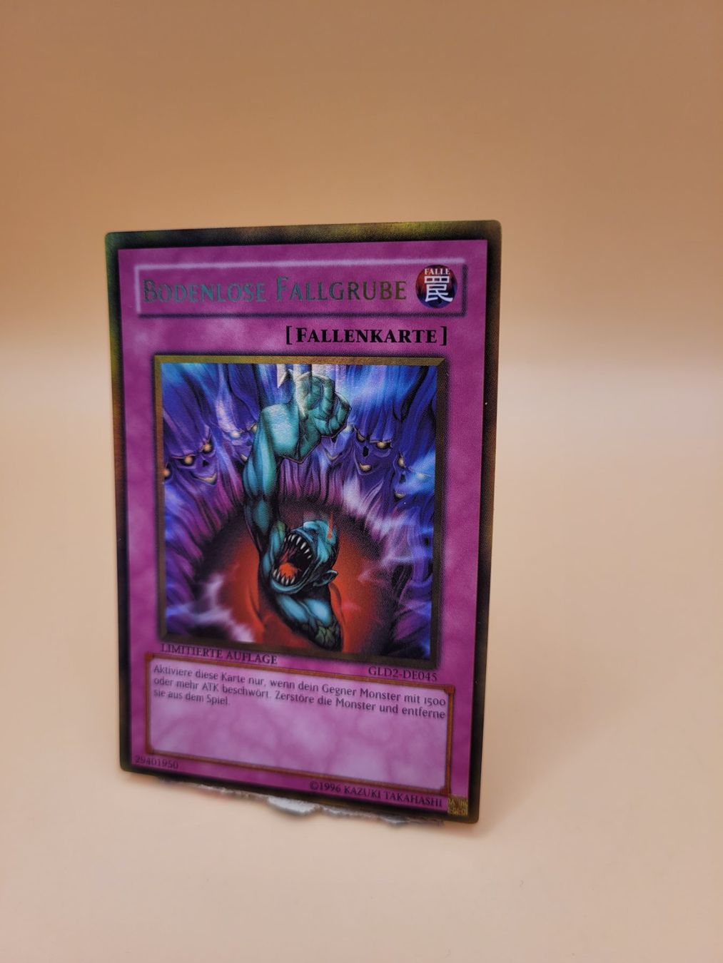 Yugioh Sammelbilder & Trading cards: Yu-Gi-Oh! Bodenlose Fallgrube, GLD2-DE045! – Gebraucht aus Basel von BT-WS1256 2