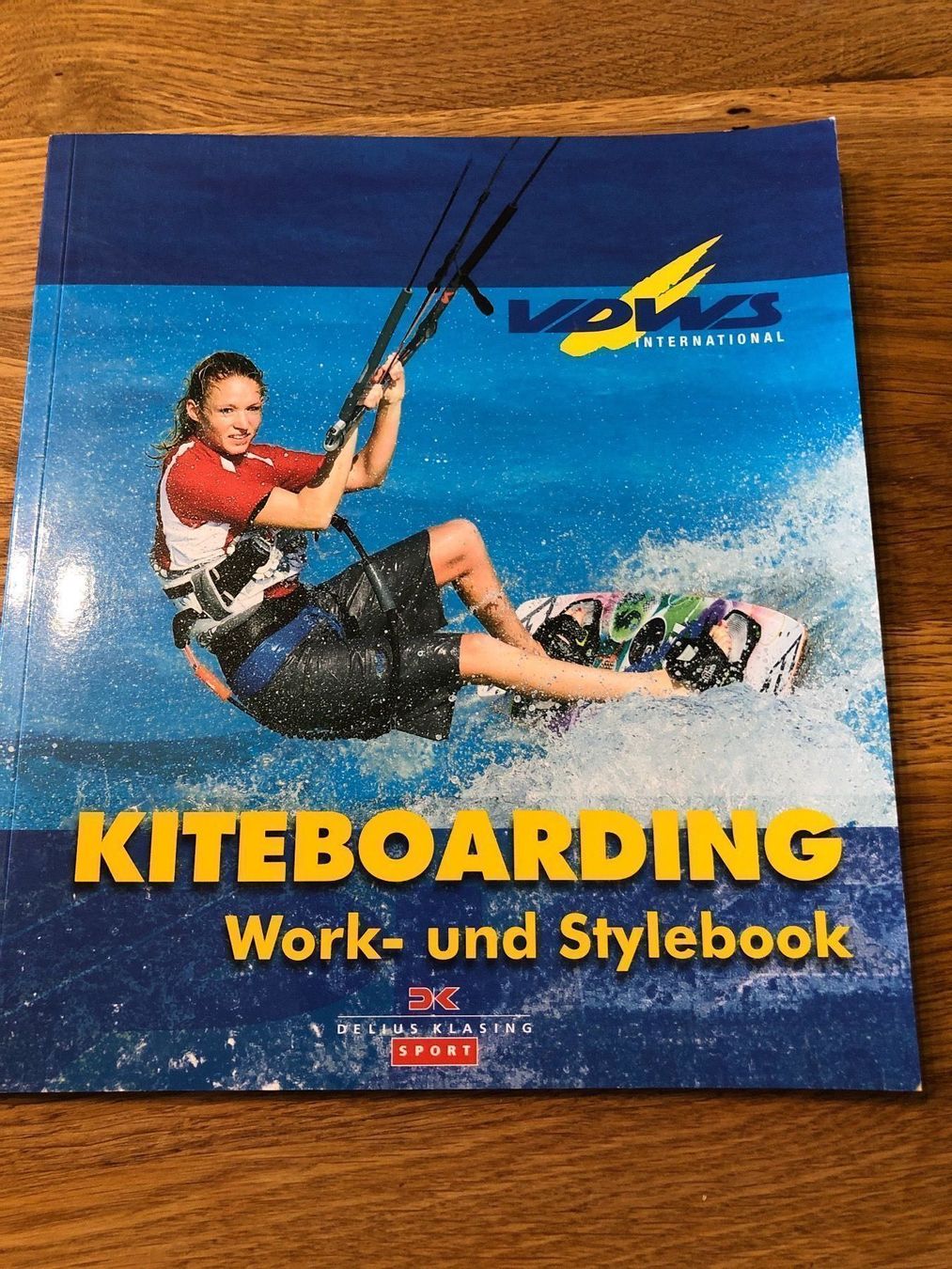 Libri: Kiteboarding Wake- und Stylebook – Usato da Goldingen venduto da books4bucks