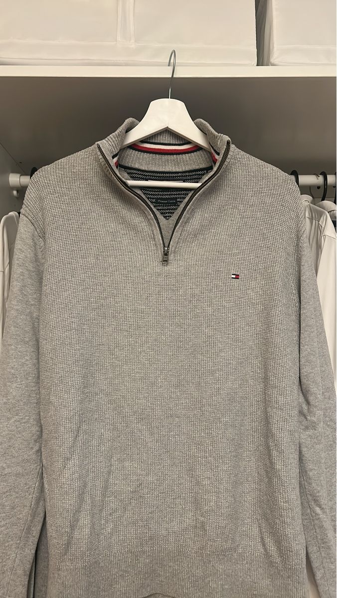 Tommy Hilfiger Maglioni & Felpe: Tommy Hilfiger Quarter-Zip Pullover - Perfect for Autumn! – Usato da St. Gallen venduto da tim_6btw