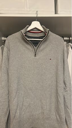 Tommy Hilfiger Quarter-Zip Pullover - Perfect for Autumn!