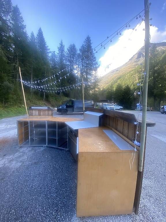 Allestimento di negozi e stand fieristici: Comptoir d'extérieur mobile – Usato da St-Luc venduto da Frannncois 2